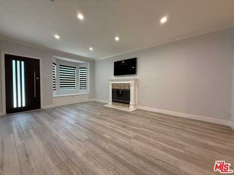 14018 Calvert St, Van Nuys, CA 91401