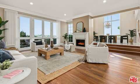 2082 Ridge Dr, Los Angeles, CA 90049