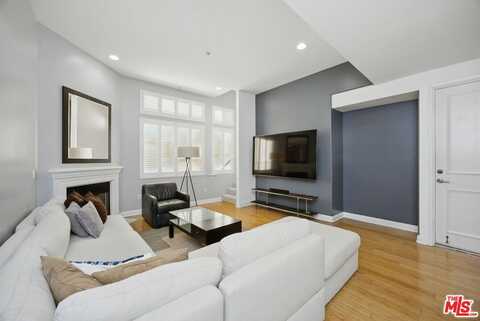 2125 S Bentley Ave, Los Angeles, CA 90025