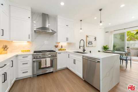 6453 Zuma View Pl, Malibu, CA 90265