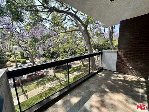 324 N Palm Dr, Beverly Hills, CA 90210