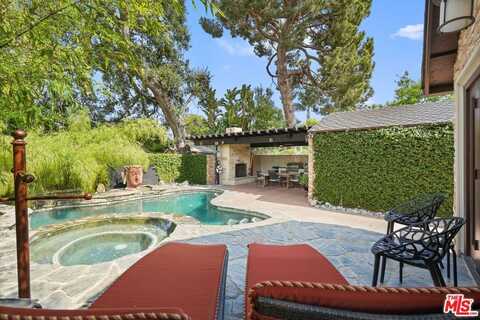 5324 Irvine Ave, Valley Village, CA 91601