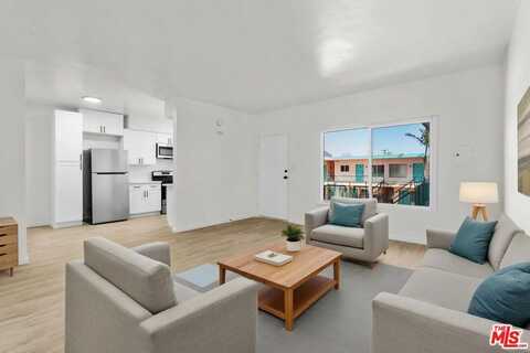 7825 W Manchester Ave, Playa Del Rey, CA 90293