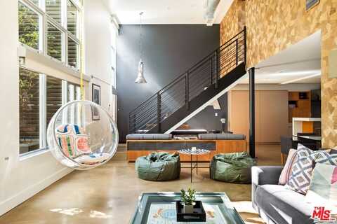 1037 N Laurel Ave, West Hollywood, CA 90046