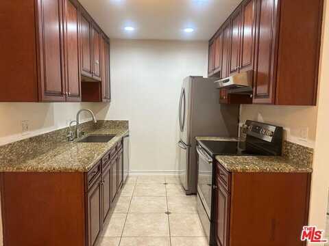 8650 Belford Ave, Los Angeles, CA 90045