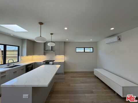 7808 Truxton Ave, Los Angeles, CA 90045