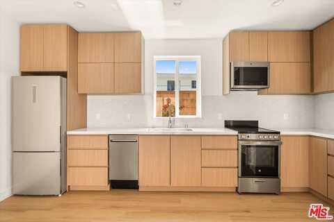 5912 Mammoth Ave, Sherman Oaks, CA 91401