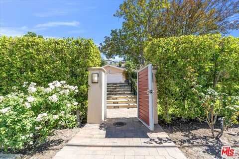 23264 Calvert St, Woodland Hills, CA 91367