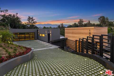 1850 Upperton Ave, Los Angeles, CA 90042