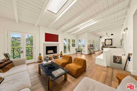 13513 Cheltenham Dr, Sherman Oaks, CA 91423