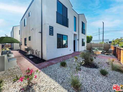 5622 Willowcrest Ave, North Hollywood, CA 91601