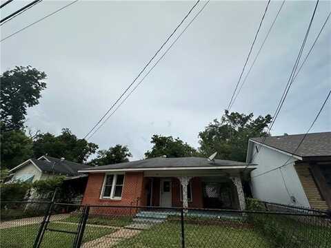 407 LAKEVIEW Street, Pineville, LA 71360