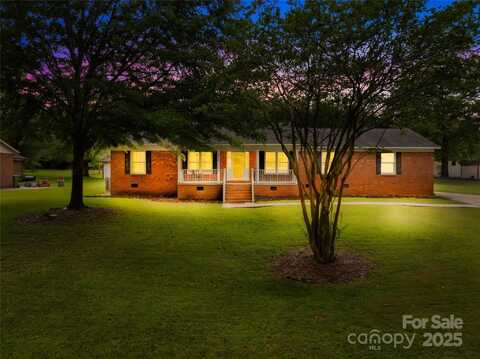 815 Lakeside Circle, Lancaster, SC 29720