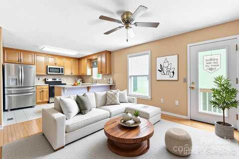 1206 Wexford Village Circle NE, Lenoir, NC 28645