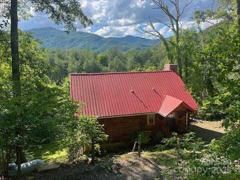 409 Hamlet Drive, Burnsville, NC 28714
