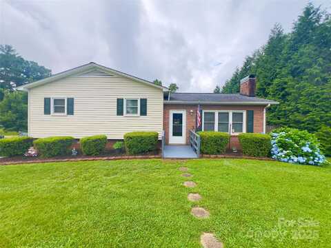 803 Bannon Place, Lenoir, NC 28645