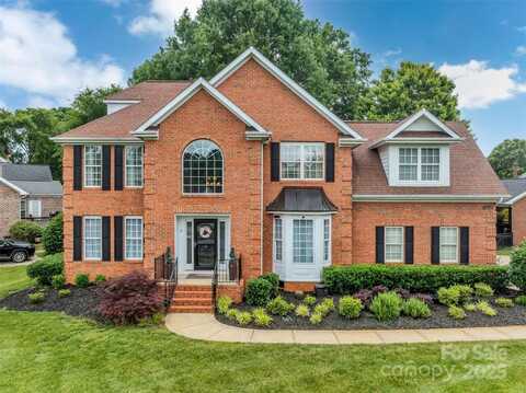 15737 Agincourt Drive, Huntersville, NC 28078