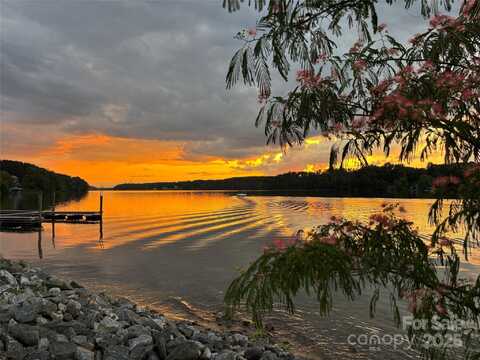 2926 E Paradise Harbor Drive, Connelly Springs, NC 28612