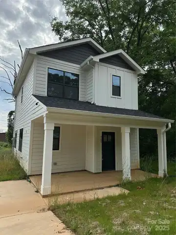 760 3rd Street Place SW, Hickory, NC 28602