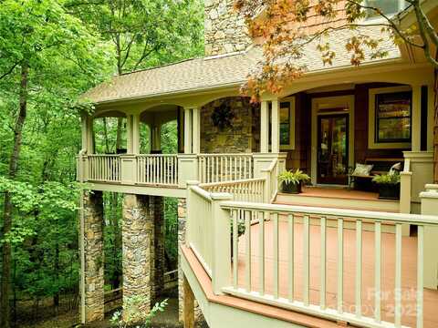 201 W Chimney Crossing, Hendersonville, NC 28739