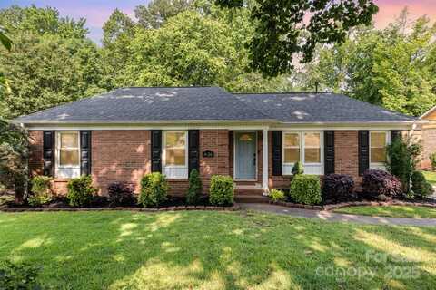 4924 Farm Pond Lane, Charlotte, NC 28212