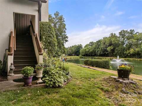 7329 Winery Lane, Charlotte, NC 28227