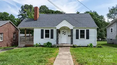 626 1st Avenue SE, Hickory, NC 28602