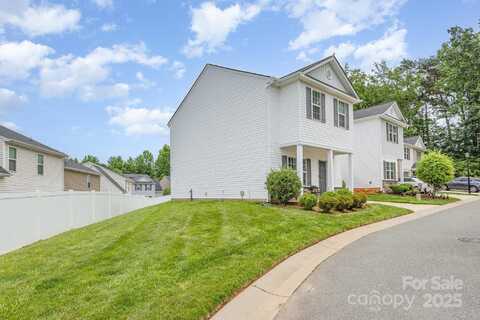 8005 Stevie Oaks Lane, Charlotte, NC 28215