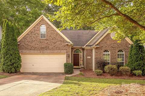 901 Clearbrook Road, Matthews, NC 28105