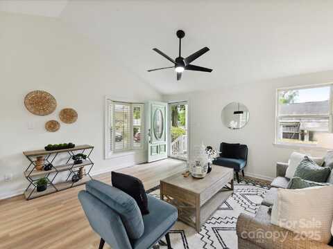 2017 Brewton Drive, Charlotte, NC 28206