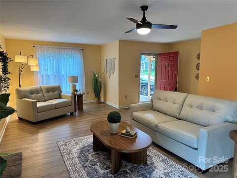 1228 Hidden Creek Circle, Hickory, NC 28602