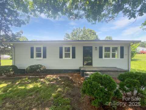 908 Mccollough Street, Statesville, NC 28677