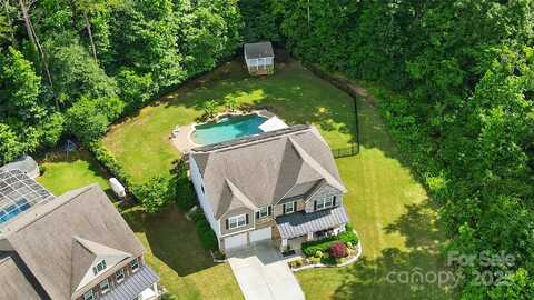 1970 Topaz Plaza, Davidson, NC 28036