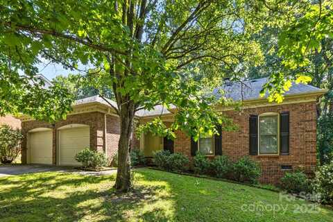 212 Foxfield Lane, Matthews, NC 28105
