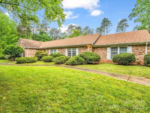 2000 Golf Course Road, Columbus, NC 28722