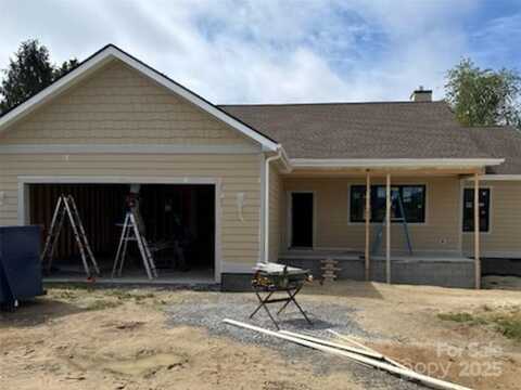 26 Olde Oak Court, Hendersonville, NC 28792