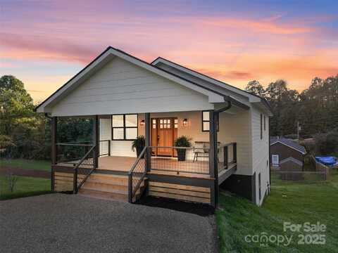 64 Carolina Avenue, Brevard, NC 28712