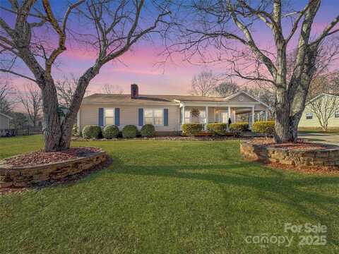2316 Woodfield Circle, Gastonia, NC 28056