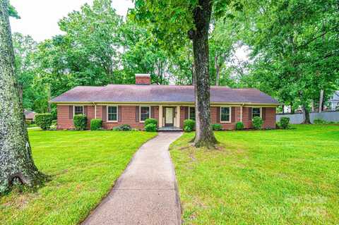 1304 5th Street Circle NW, Hickory, NC 28601