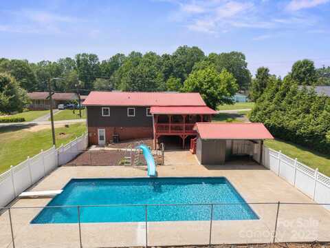 2011 Hampton Heights Street, Lenoir, NC 28645