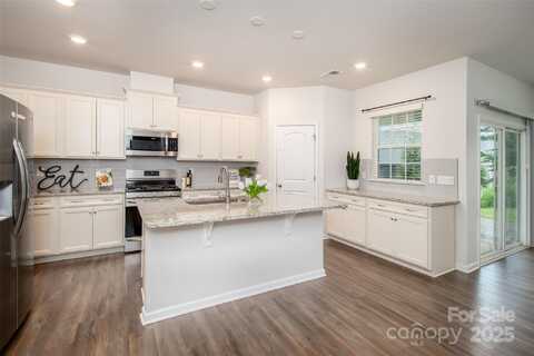 150 W Morehouse Avenue, Mooresville, NC 28117