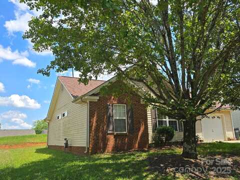 6902 Vernon Wood Lane, Charlotte, NC 28262