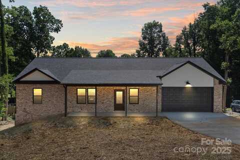 5526 Brookwood Lane, Hickory, NC 28602