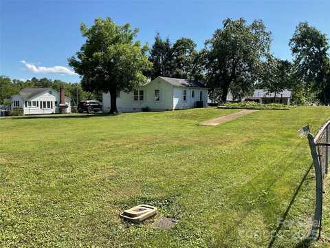 2138 SW Haven Circle, Lenoir, NC 28645