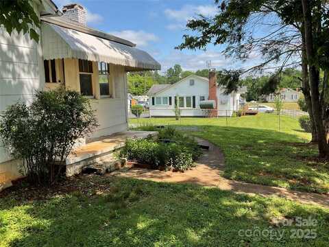 2138 SW Haven Circle, Lenoir, NC 28645