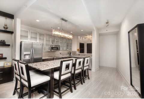 333 W Trade Street, Charlotte, NC 28202