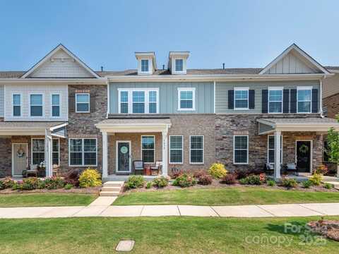 5432 Kinsbridge Drive, Charlotte, NC 28227
