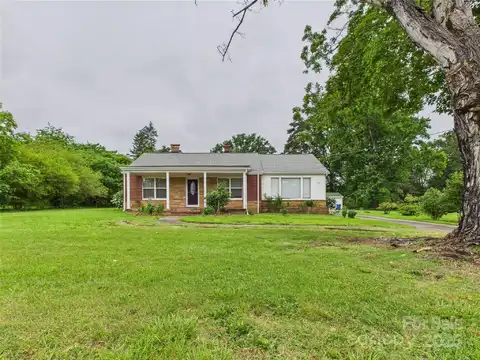 3055 16th Street NE, Hickory, NC 28601