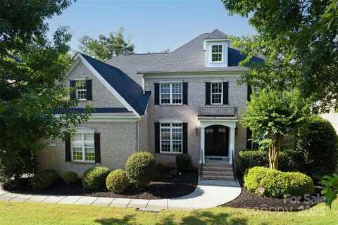 13716 Glen Abbey Drive, Charlotte, NC 28278