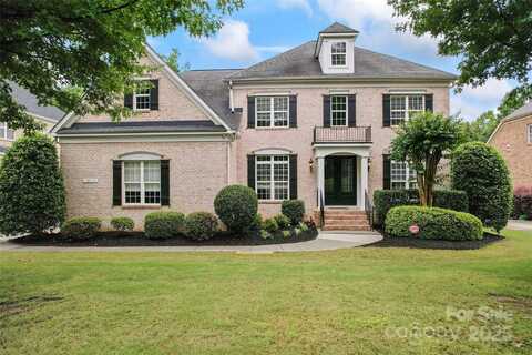 13716 Glen Abbey Drive, Charlotte, NC 28278